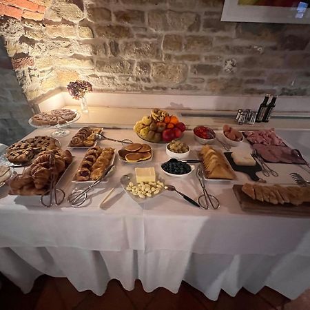 ホテル Il Castello Di Bubbio エクステリア 写真