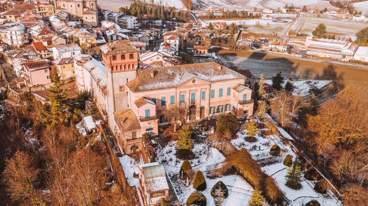ホテル Il Castello Di Bubbio エクステリア 写真