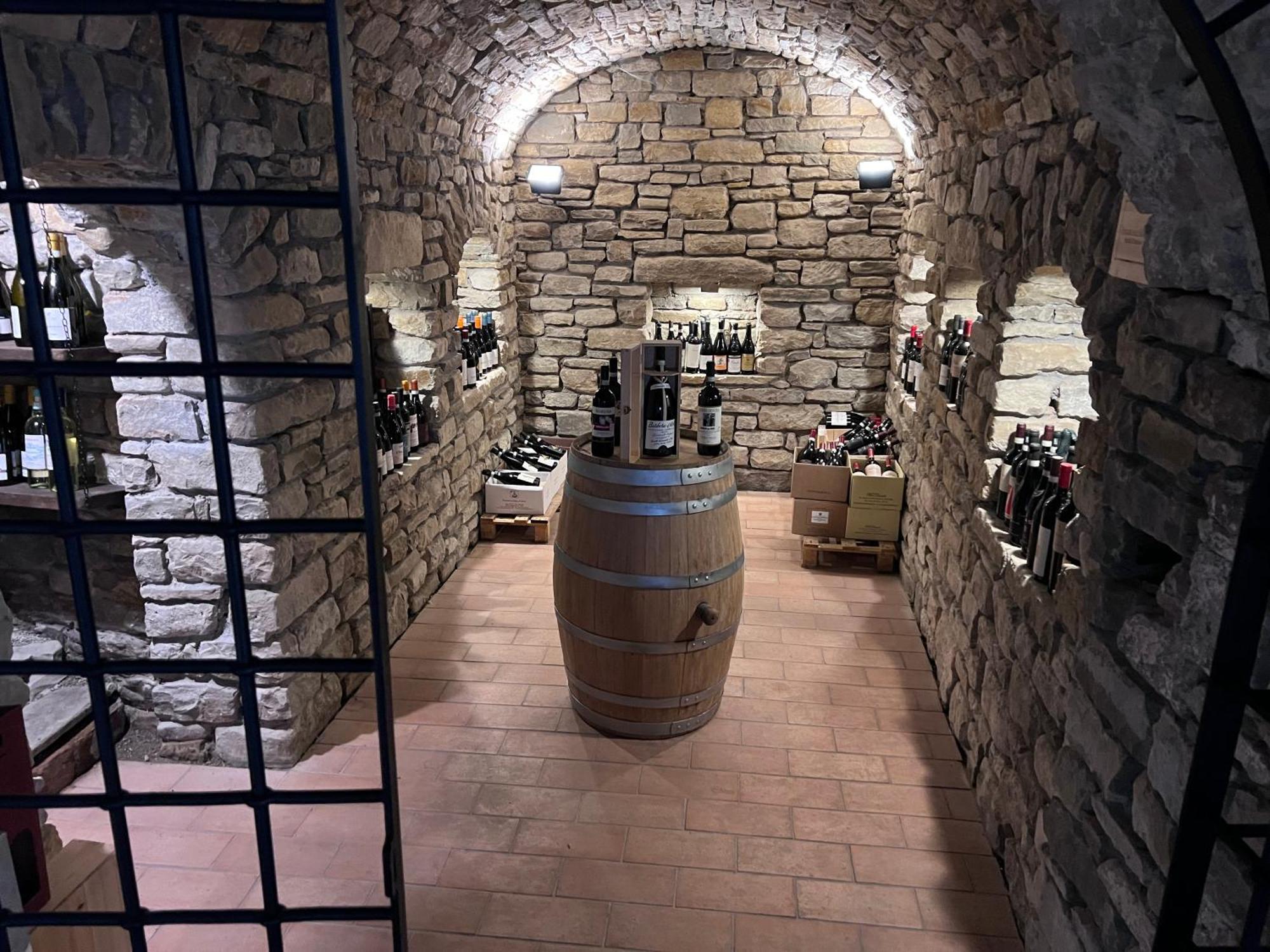 ホテル Il Castello Di Bubbio エクステリア 写真