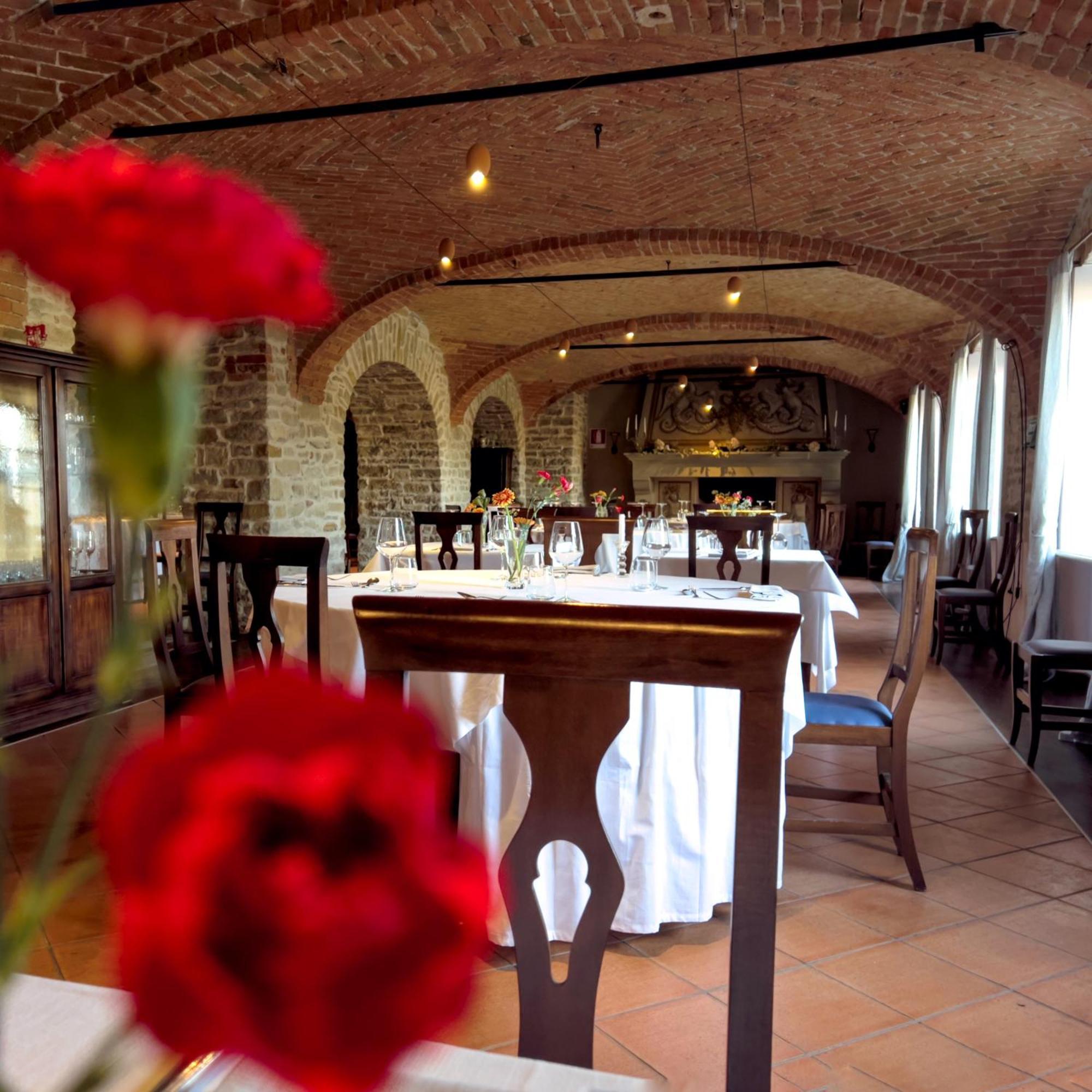 ホテル Il Castello Di Bubbio エクステリア 写真