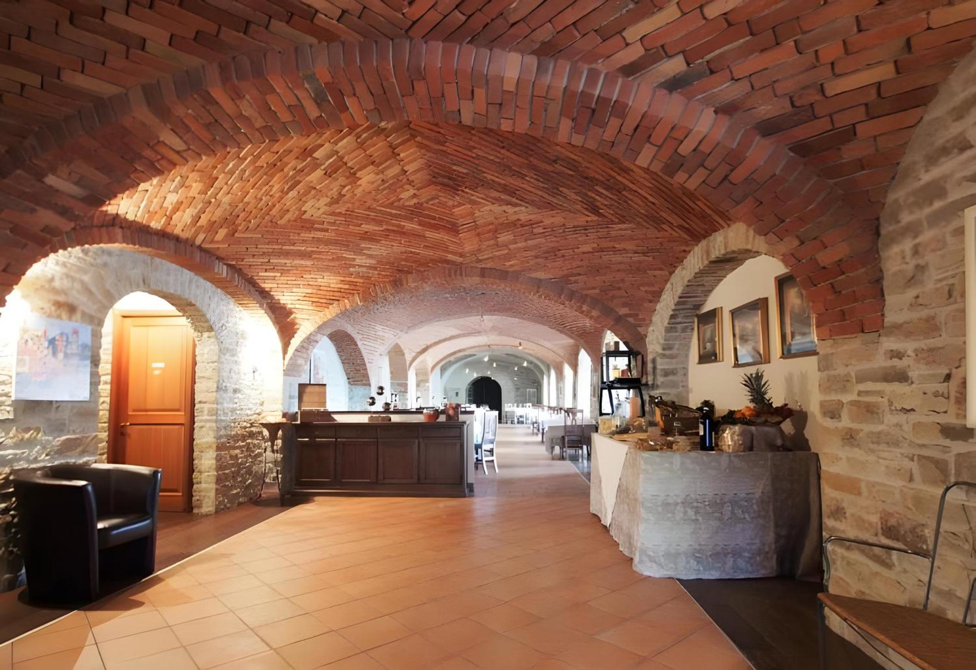 ホテル Il Castello Di Bubbio エクステリア 写真